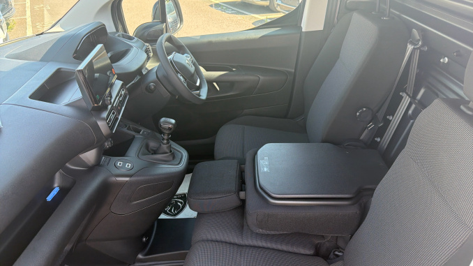 Peugeot Partner Xl Diesel 1.5 BlueHDi 100 Asphalt Van - Image 15